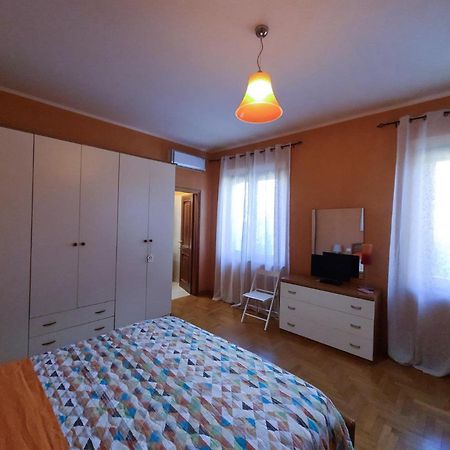La Finestra Su Spello Apartment Bagian luar foto