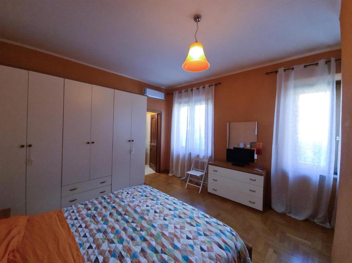 La Finestra Su Spello Apartment Bagian luar foto