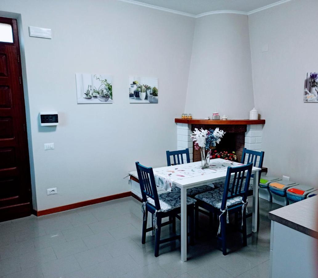 La Finestra Su Spello Apartment Bagian luar foto